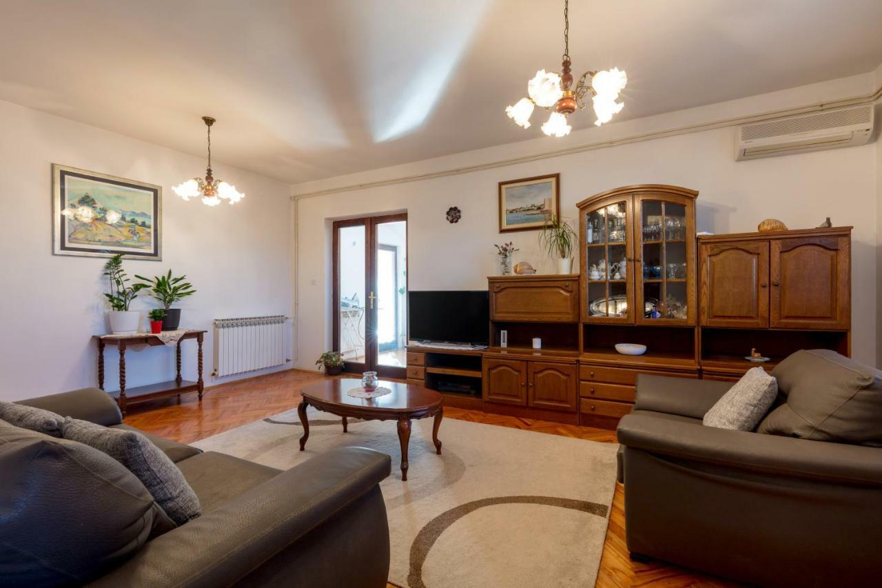 Vacation Home Duilo Donji Zemunik Экстерьер фото