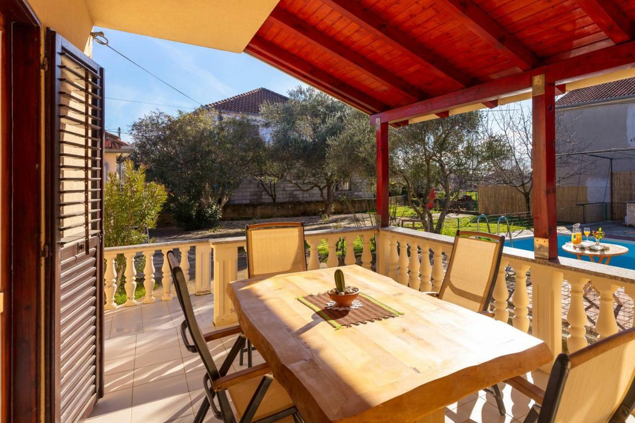 Vacation Home Duilo Donji Zemunik Экстерьер фото