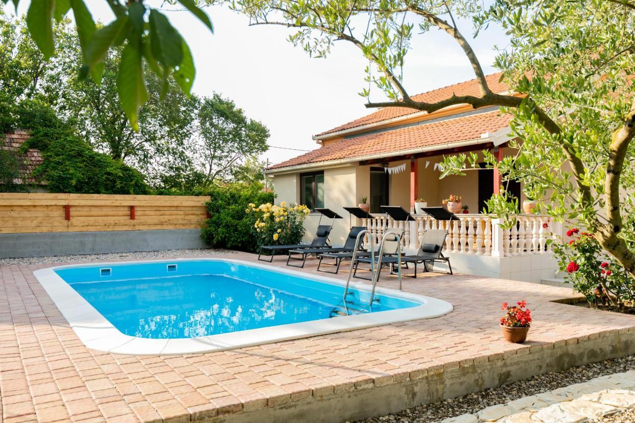 Vacation Home Duilo Donji Zemunik Экстерьер фото